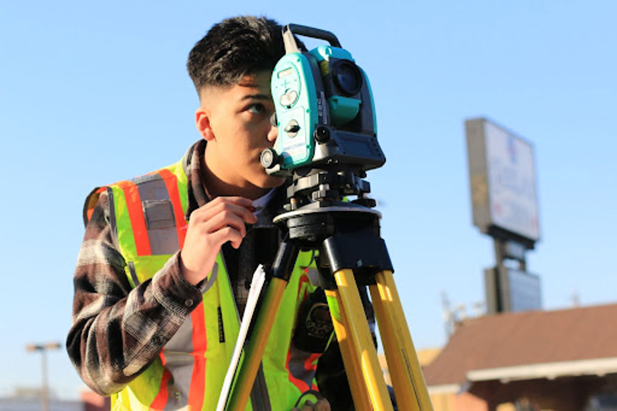 apprentice-using-laser