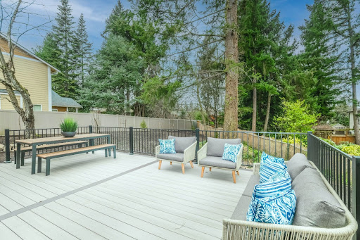 Decking-furniture-space