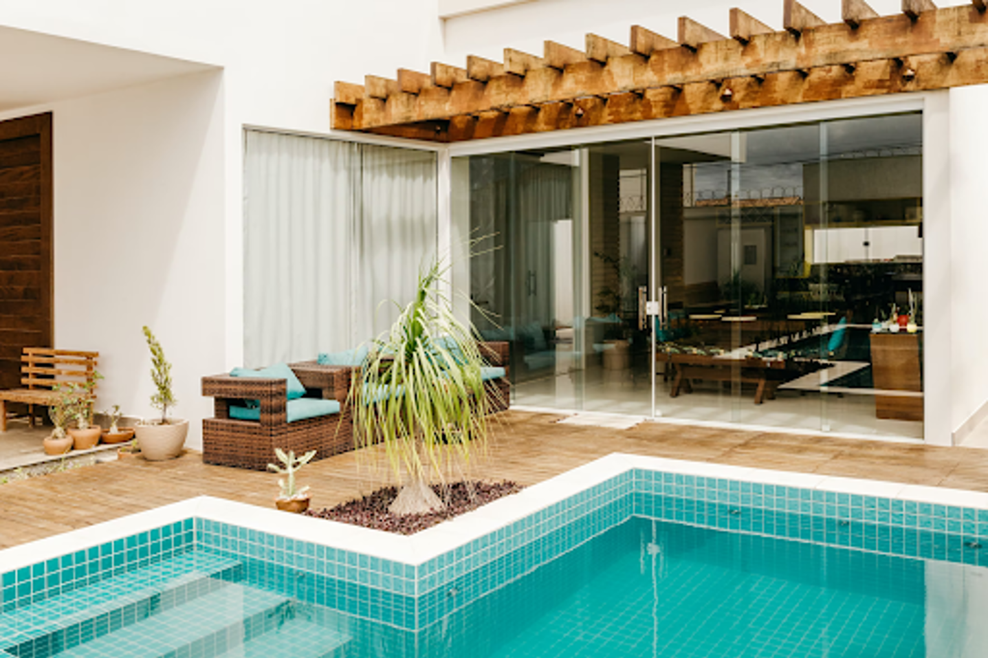 Out-door-pool